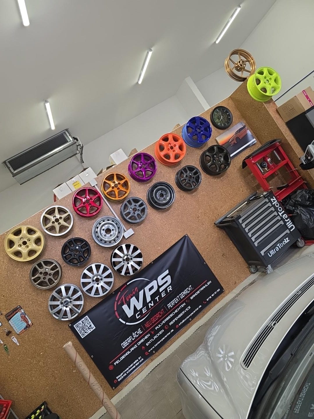 Tonis WPS-Center Werkstatt und Halle Innen